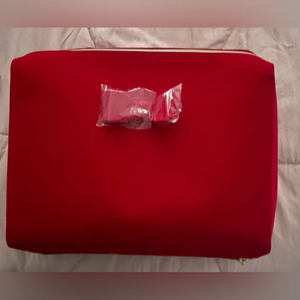 NWT ESTEE LAUDER RED VELVET COSMETICS BAG